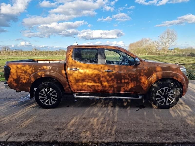 Begagnad Nissan Navara Acenta+ 190 HK (139 kW) 2016 Gul Pickup