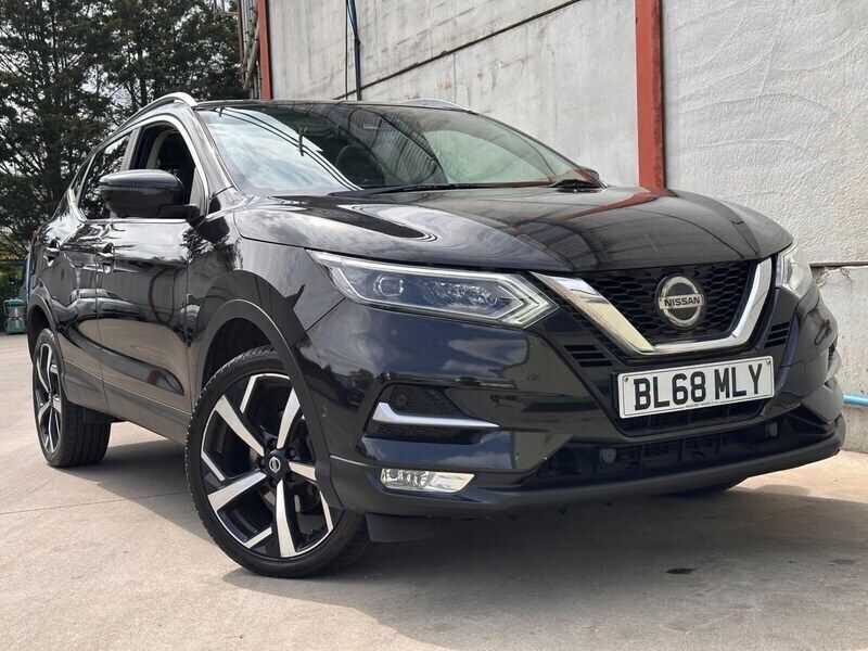 Black Used 2018 Nissan Qashqai S SUV | £9,995 (Fair price) - Image 1/2