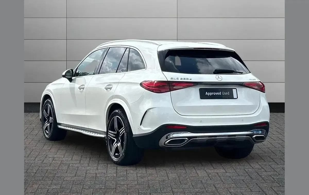 Used Mercedes GLC220 AMG Line Premium 194 HP (142 kW) 2023 White SUV
