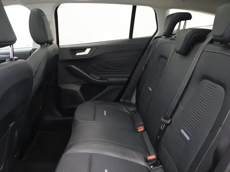 Used Ford Focus Active X 120 HP (88 kW) 2019 Orange Estate