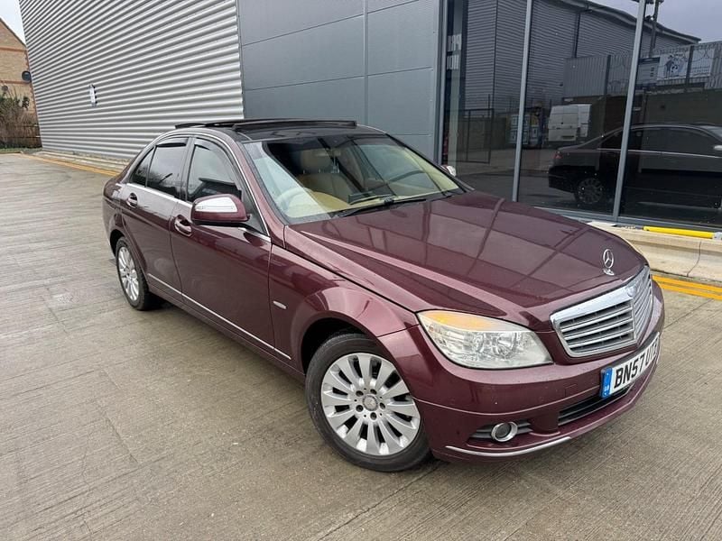 Used Mercedes C320 Elegance 221 HP (162 kW) 2007 Red Sedan