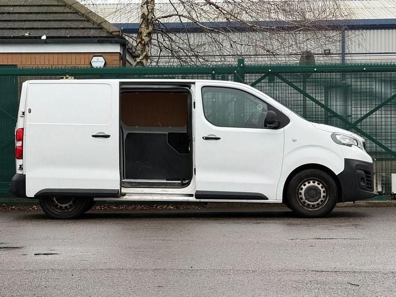 Used Peugeot Expert 2018 White Van