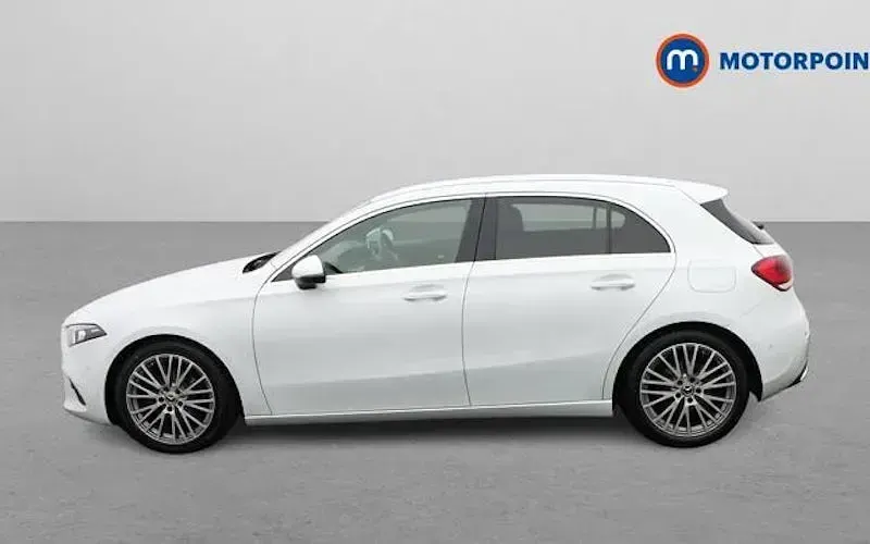 Used Mercedes A180 Executive 136 HP (100 kW) 2022 White Hatchback