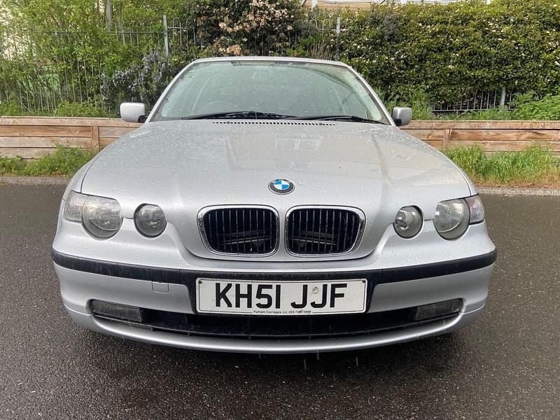 Used BMW 316 Compact 115 HP (84 kW) 2002 Silver Hatchback
