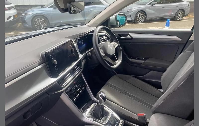 Used VW T-Roc Life 110 HP (80 kW) 2023 Silver SUV