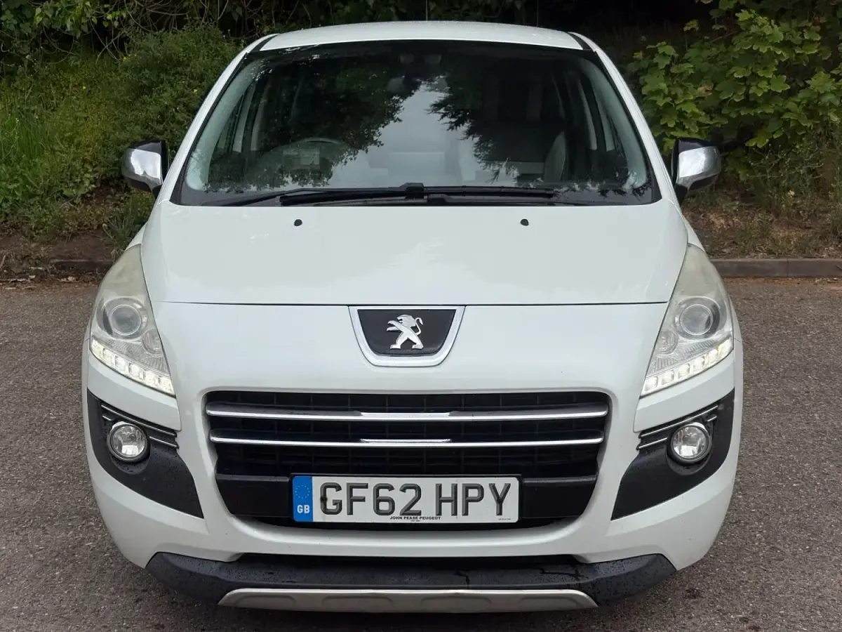 Used Peugeot 3008 2012 White Estate