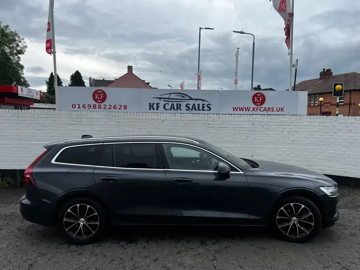 Used Volvo V60 Momentum 2018 Grey Estate