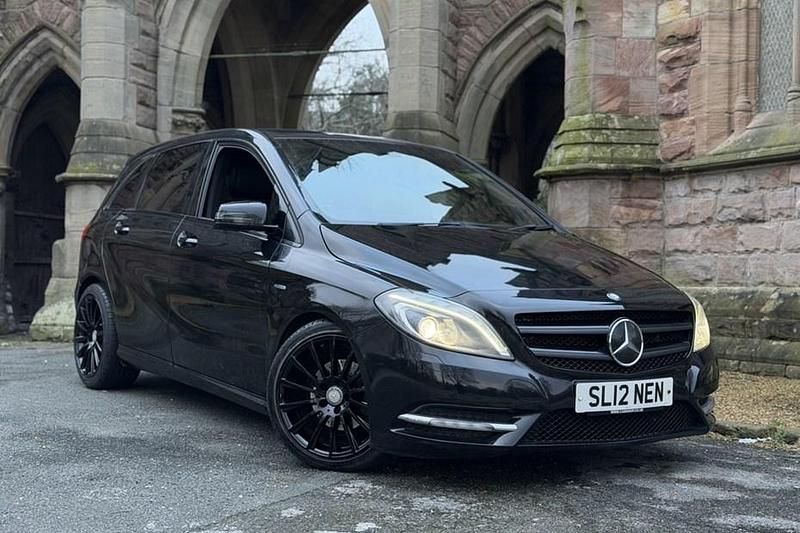Used Mercedes B200 2012 Black MPV