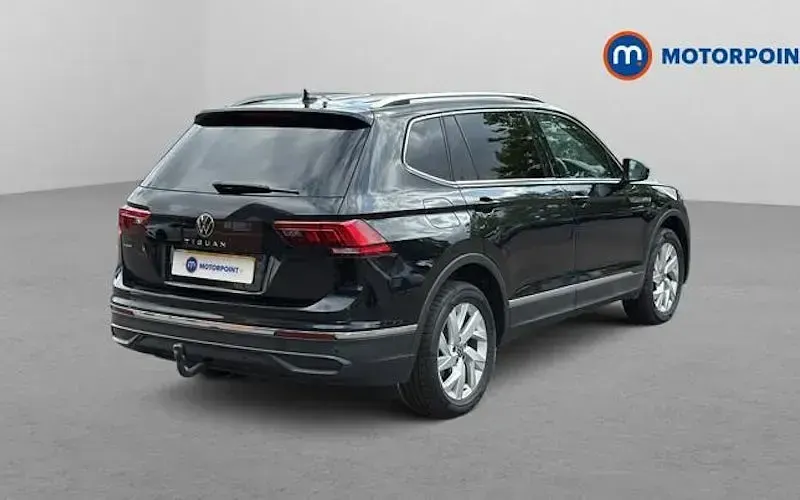 Used VW Tiguan Allspace Life 150 HP (110 kW) 2024 Black SUV