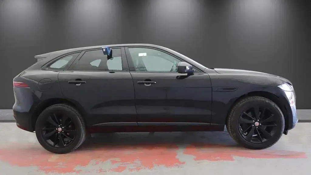 Used Jaguar F-Pace R-Dynamic 204 HP (150 kW) 2021 Black SUV