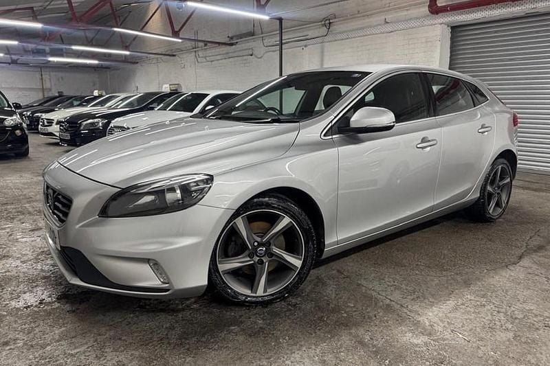 Silver Used 2016 Volvo V40 R-Design Estate | £4,995 (Good price) - Image 1/1