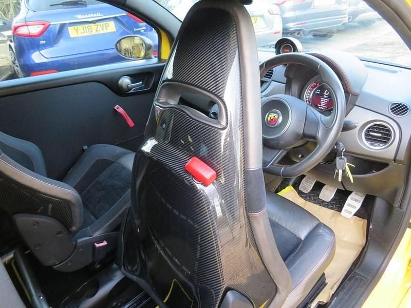 Used Abarth 695 190 HP (139 kW) 2016 Yellow Hatchback