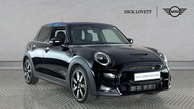 Black Used 2021 Mini Cooper S Exclusive Hatchback | £21,850 (A bit pricey) - Image 1/4