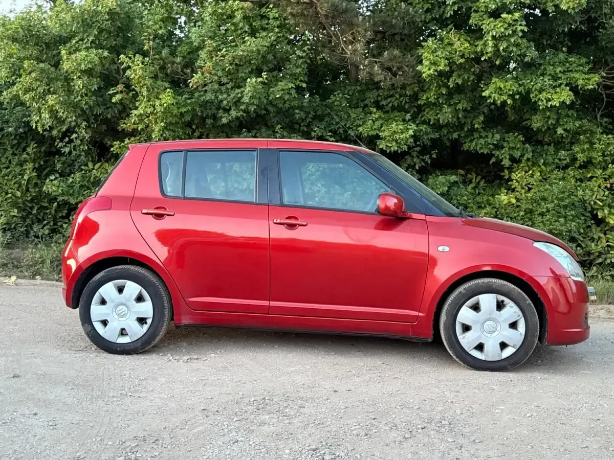 Used Suzuki Swift GL 92 HP (67 kW) 2007 Orange Hatchback