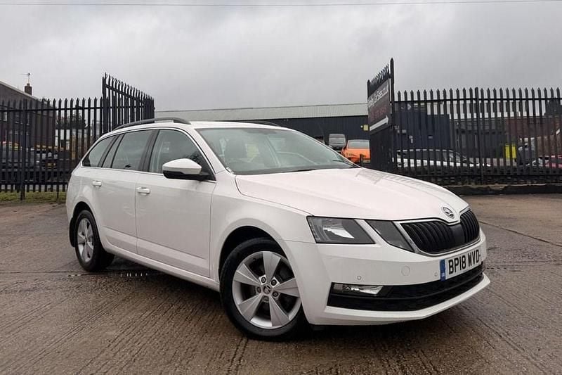 Used Skoda Octavia SE Technology 115 HP (84 kW) 2018 White Estate