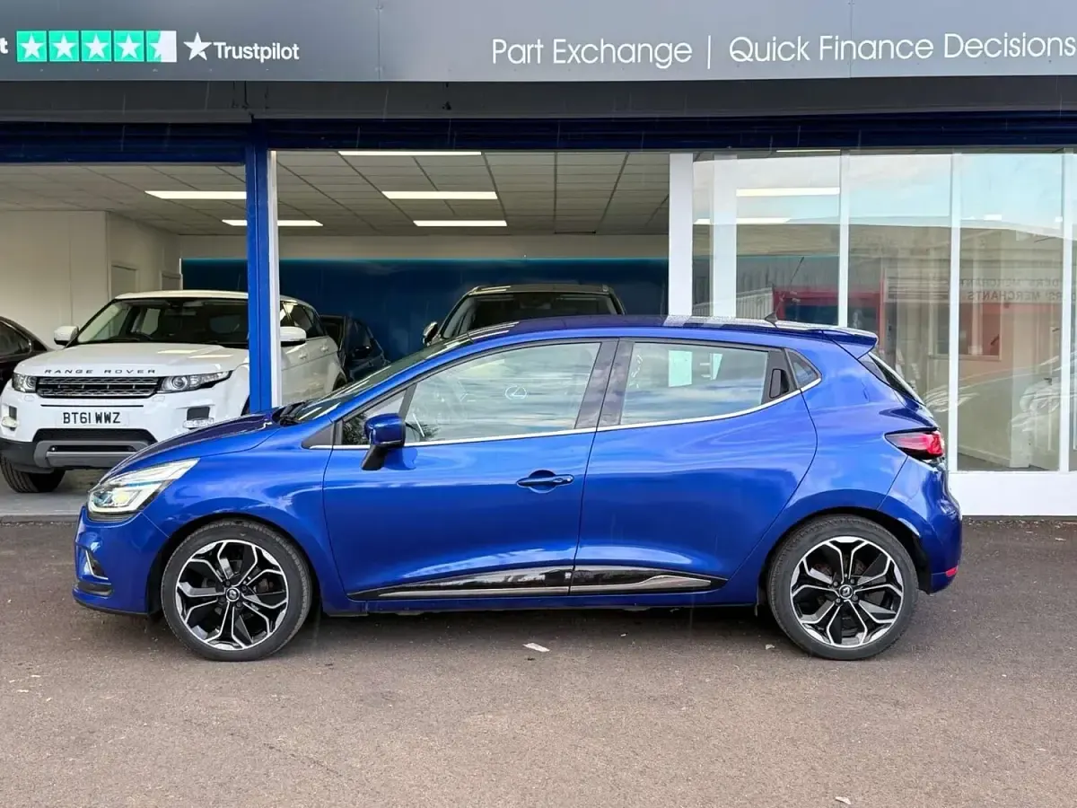 Used Renault Clio Dynamique 88 HP (64 kW) 2017 Blue Hatchback