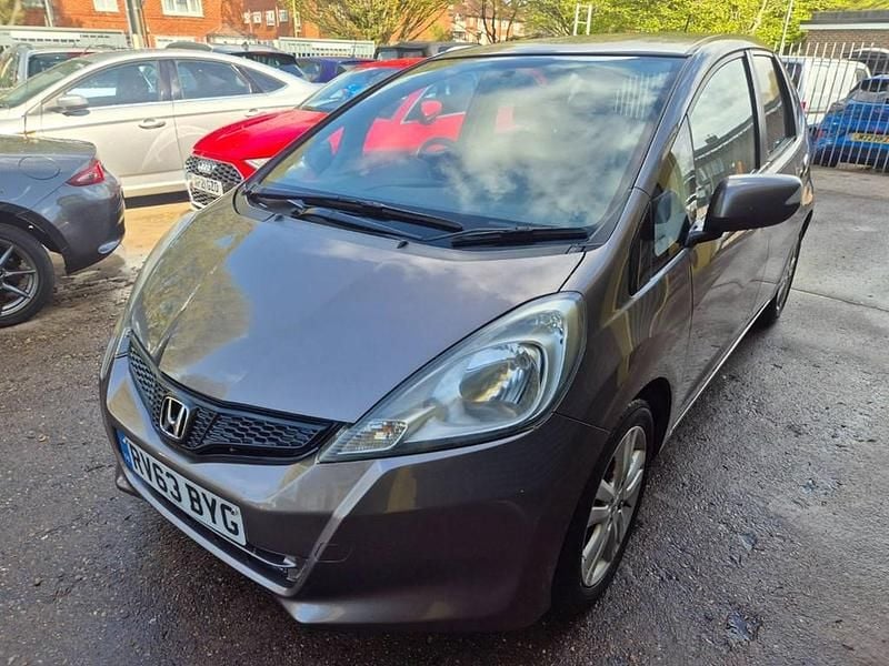 Begagnad Honda Jazz ES 99 HK (72 kW) 2013 Brun Halvkombi