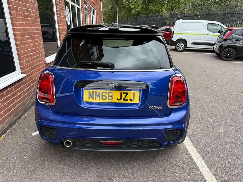 Begagnad Mini Cooper Hatch 2018 Blå Halvkombi