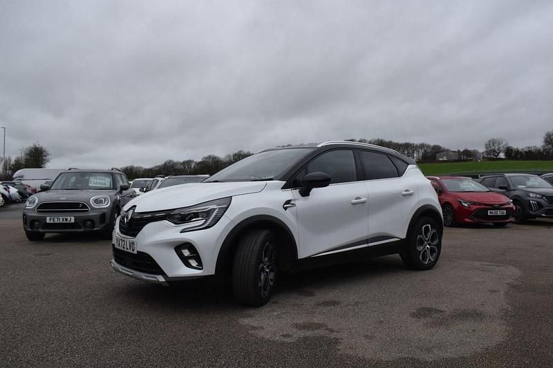 Used Renault Captur Techno 91 HP (66 kW) 2023 White/black SUV