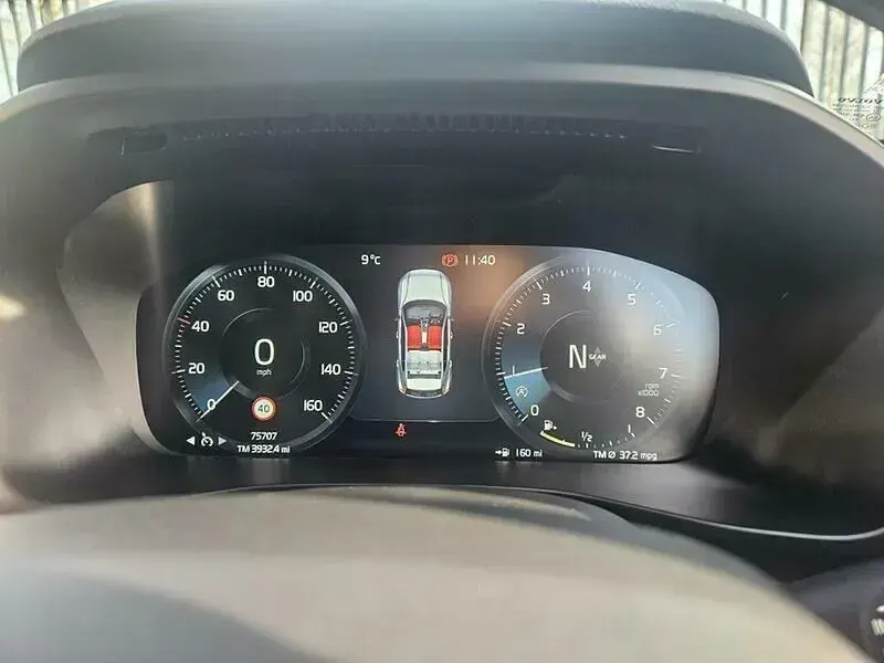 Usado Volvo XC40 R-Design 156 HP (114 kW) 2018 Preto SUV