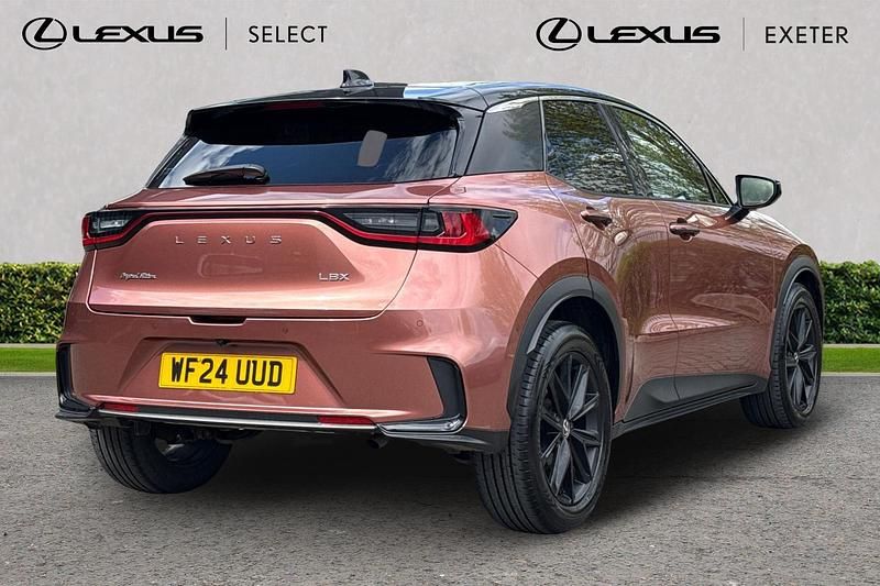 Used Lexus LBX 136 HP (100 kW) 2024 Sonic copper SUV