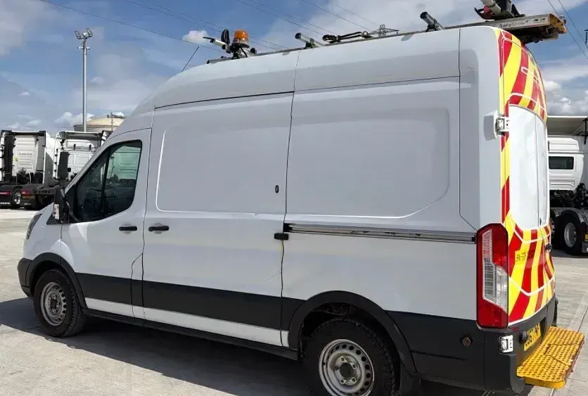 Used Ford Transit 170 HP (125 kW) 2017 White Van