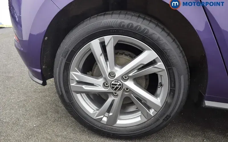 Used VW Polo R-line 95 HP (69 kW) 2022 Mauve/purple Hatchback