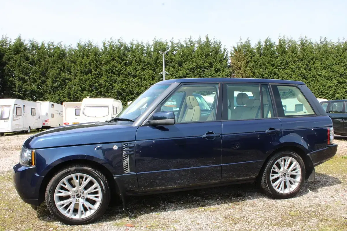Used Land Rover Range Rover 313 HP (230 kW) 2012 Blue SUV