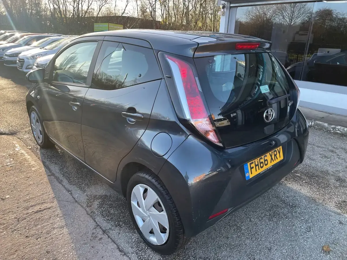 Used Toyota Aygo X-play 69 HP (50 kW) 2017 Grey Hatchback