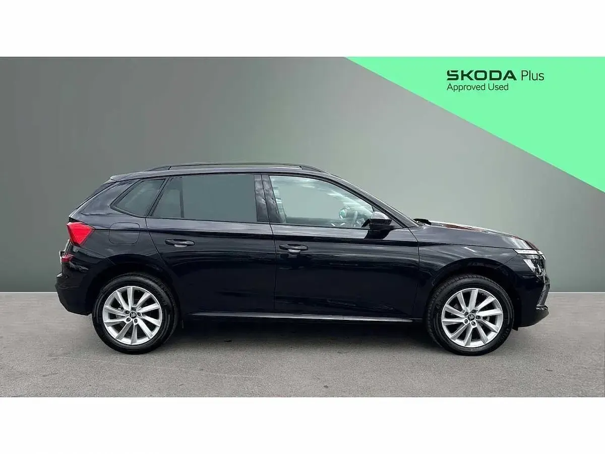 Usado Skoda Kamiq SE 116 HP (85 kW) 2025 Preto SUV