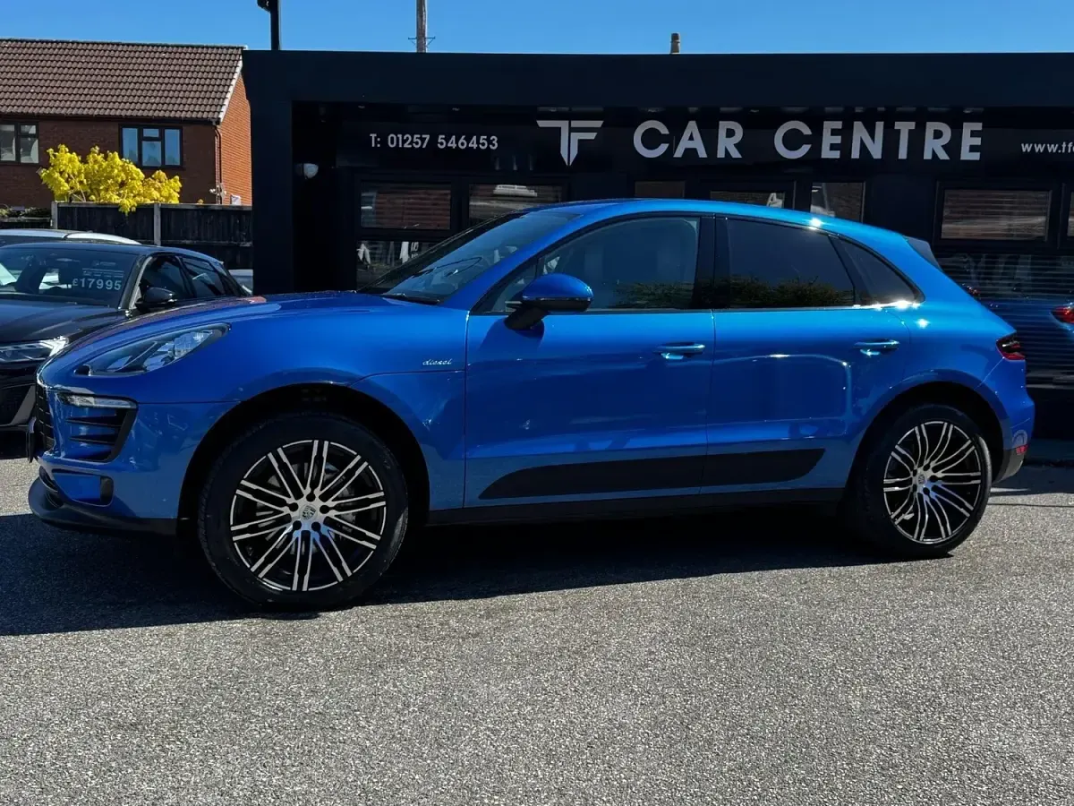 Used Porsche Macan 258 HP (189 kW) 2017 Blue SUV