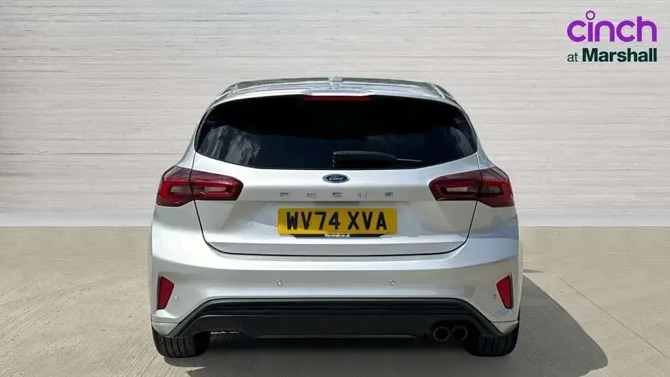Used Ford Focus ST-Line 155 HP (114 kW) 2024 Silver Hatchback