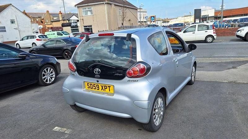Used Toyota Aygo Platinum 67 HP (49 kW) 2009 Silver Hatchback