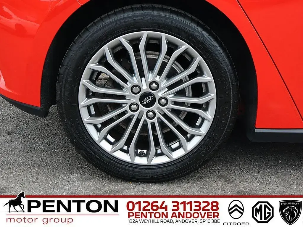 Used Ford Focus Titanium X 125 HP (91 kW) 2019 Red Hatchback