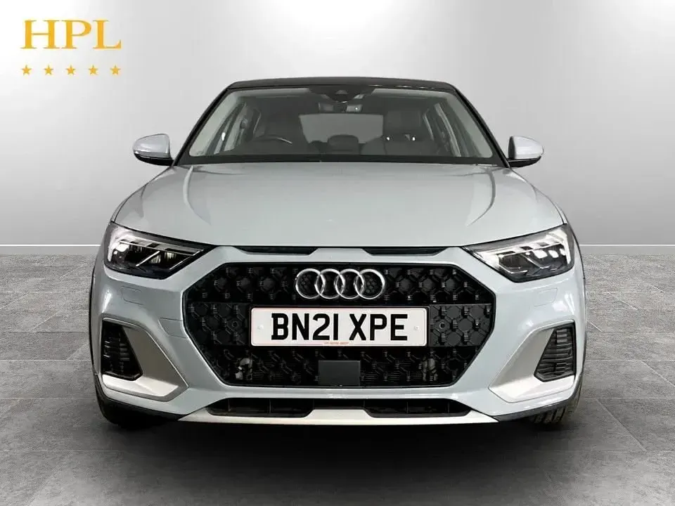 Usado Audi A1 Business 116 HP (85 kW) 2021 Cinzento SUV