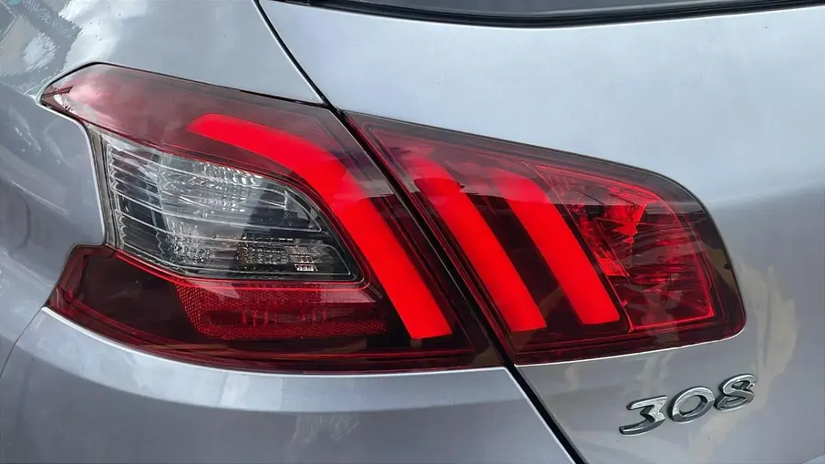 Used Peugeot 308 Allure 129 HP (94 kW) 2019 Grey Hatchback