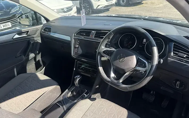 Used VW Tiguan Life 150 HP (110 kW) 2023 Blue SUV