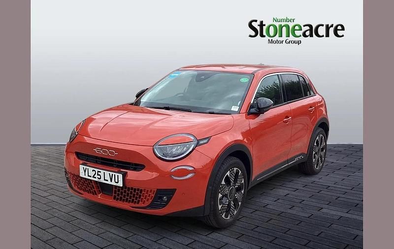 Orange New 2025 Fiat 600 La Prima SUV | £25,995 (A bit pricey) - Image 1/4