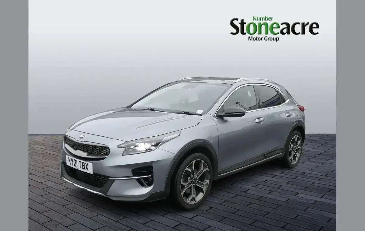 Usado Kia XCeed 160 CV (117 kW) 2021 Plateado SUV