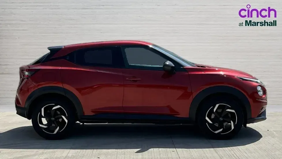 Used Nissan Juke N-Connecta 114 HP (83 kW) 2023 Red SUV