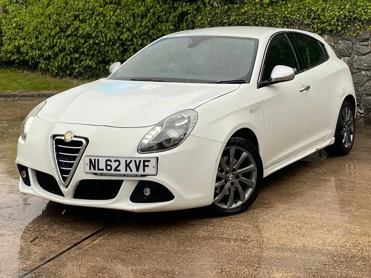Used Alfa Romeo Giulietta Veloce 2012 White Hatchback