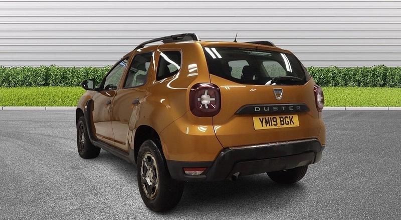 Used Dacia Duster Essentiel 116 HP (85 kW) 2019 Orange Estate