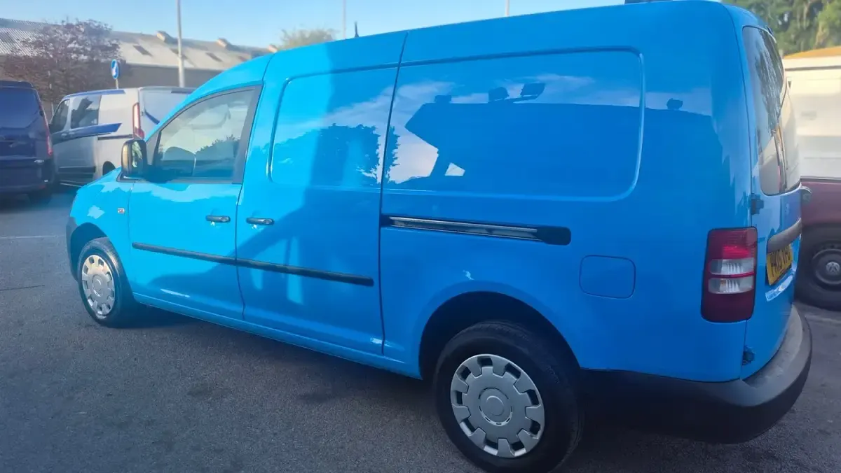 Used VW Caddy Startline 102 HP (75 kW) 2015 Blue MPV