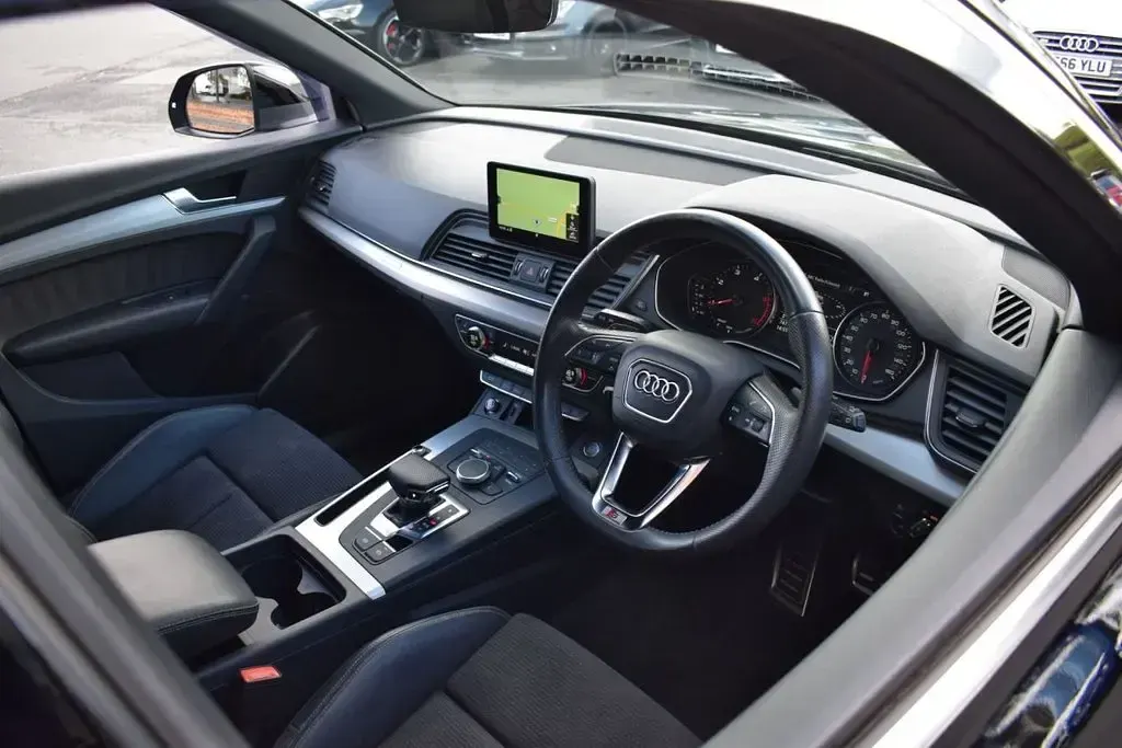 Used Audi Q5 S-Line 190 HP (139 kW) 2019 Black SUV