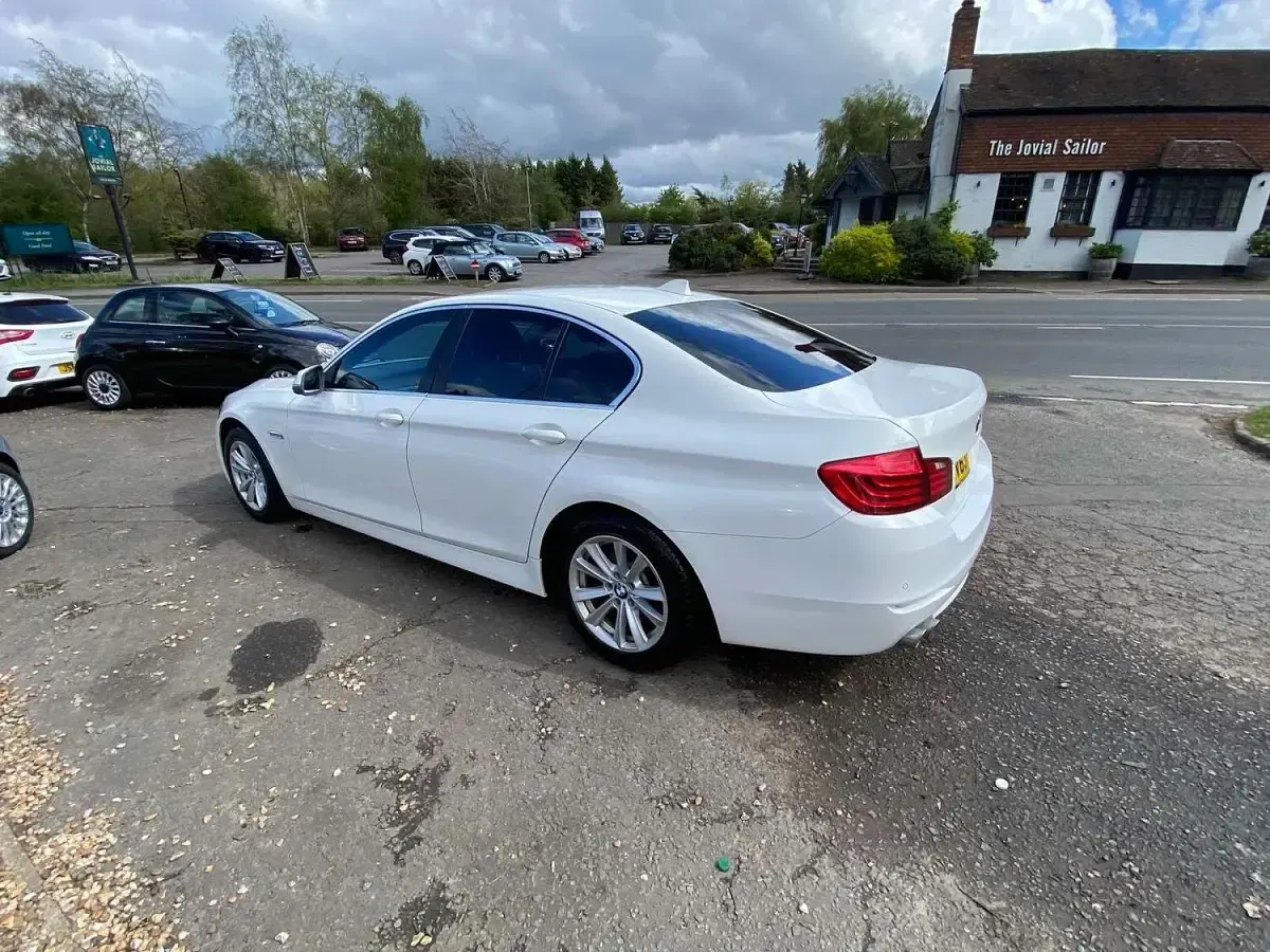 Used BMW 520 Advantage 190 HP (139 kW) 2013 White Sedan