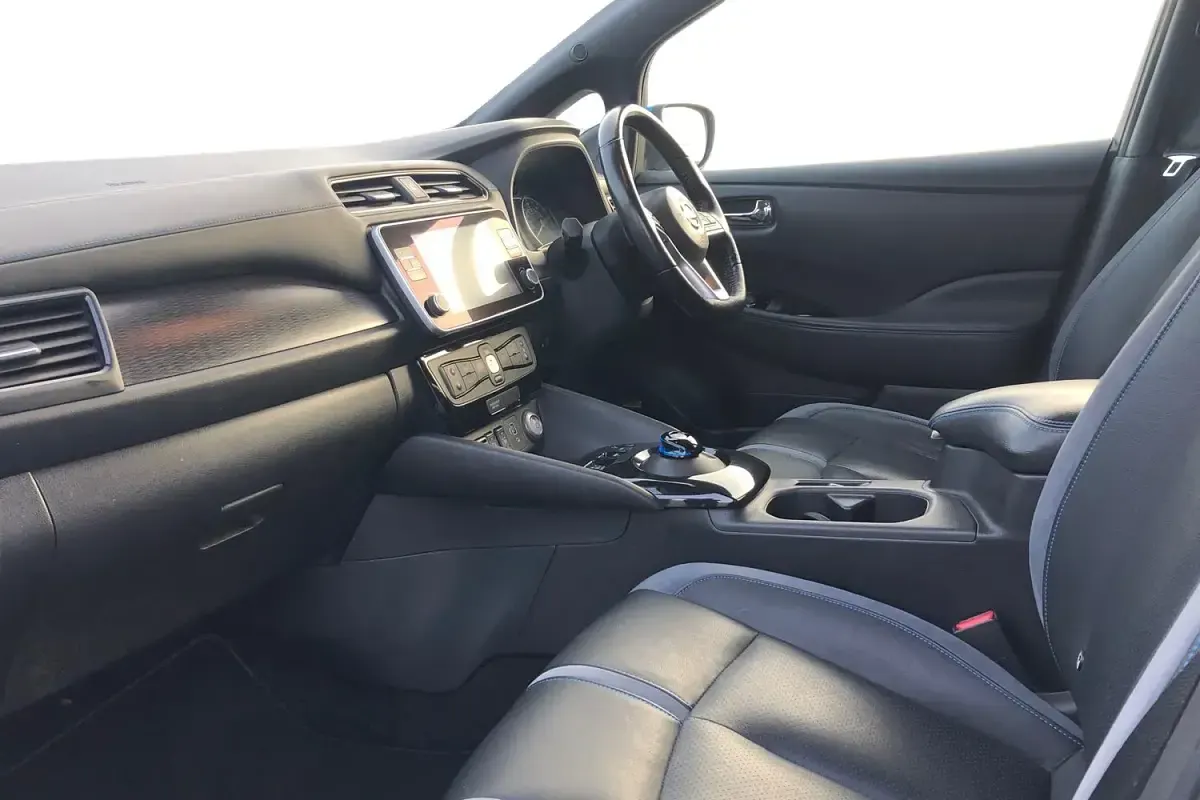 Used Nissan Leaf 160 kW (218 HP) 2019 Blue Hatchback