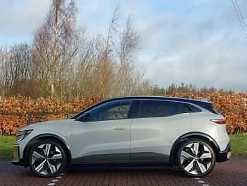 Used Renault Megane E-Tech Iconic 159 kW (217 HP) 2024 Grey Hatchback