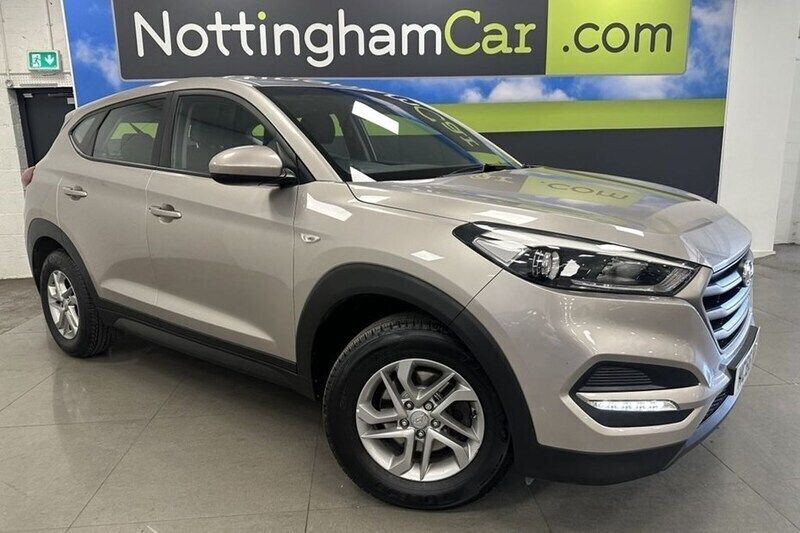 White Used 2017 Hyundai Tucson SUV | £9,895 (Good price) - Image 1/1