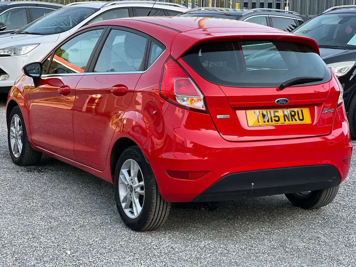 Used Ford Fiesta Zetec 2015 Red Hatchback
