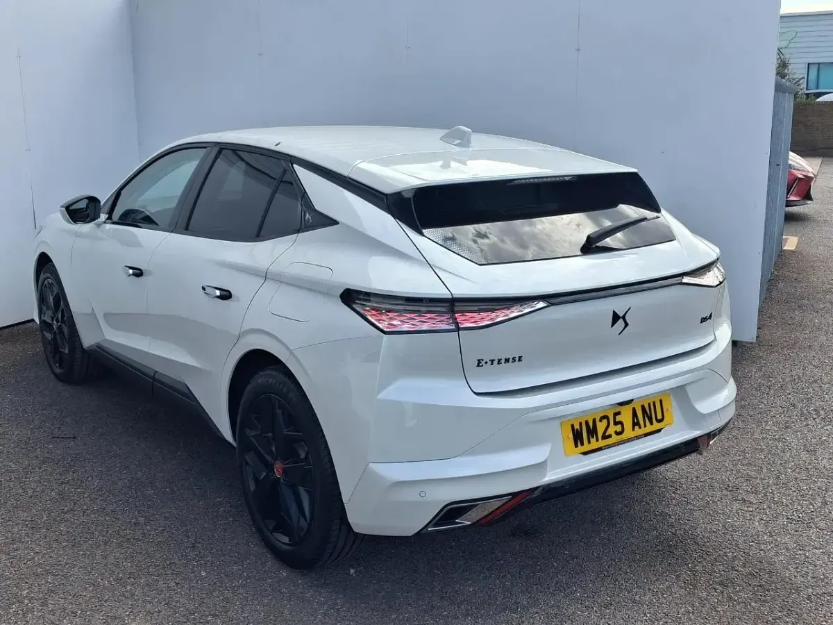 Used DS Automobiles DS4 Performance 222 HP (163 kW) 2025 White SUV